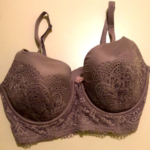 Victoria’s Secret Body By Victoria Bra - Picture 1 of 7